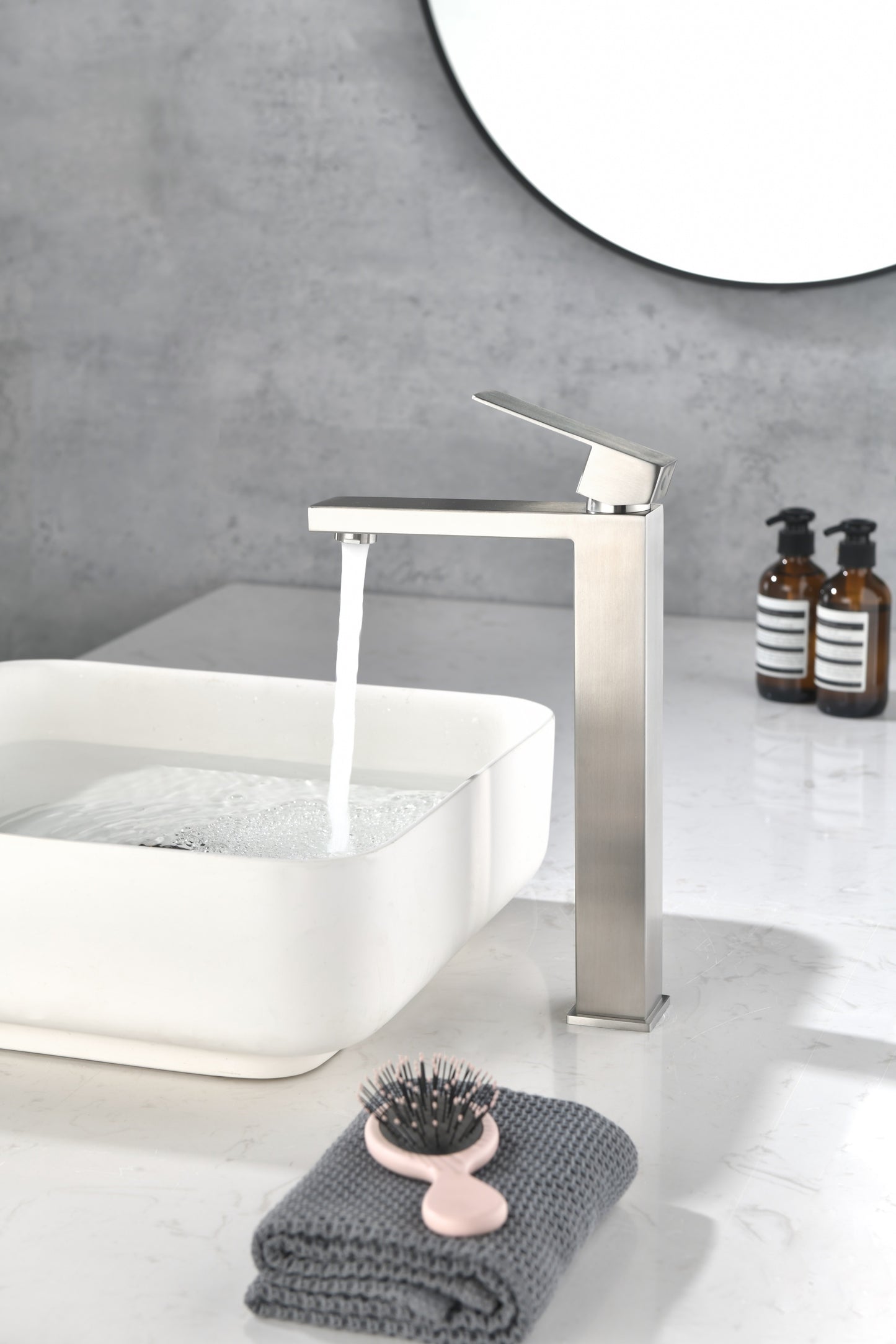 Grifo de baño con caño en cascada, grifo monomando para lavabo de tocador de baño blanco