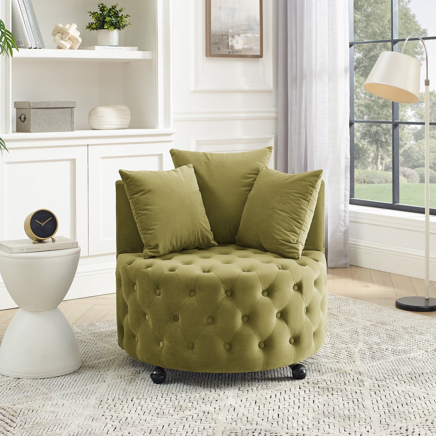 Silla giratoria tapizada en terciopelo para sala de estar, con diseño de botones y ruedas móviles, incluye 3 almohadas, verde caqui