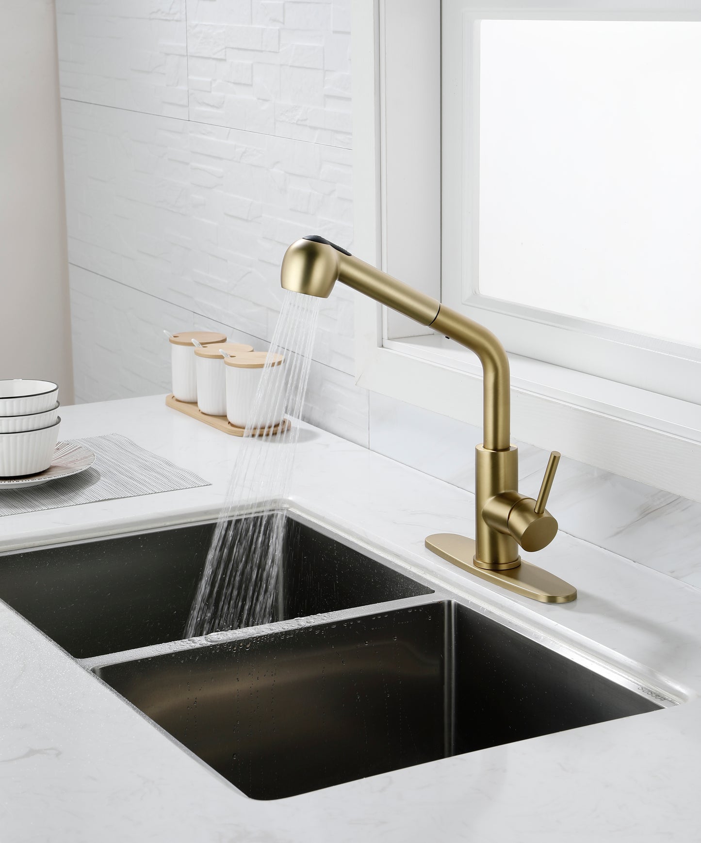 Utility Sink Faucets Single-Handle Pull-Out Laundry Faucet with Dual Spray Function in Stainless Spot Resistant  Gold