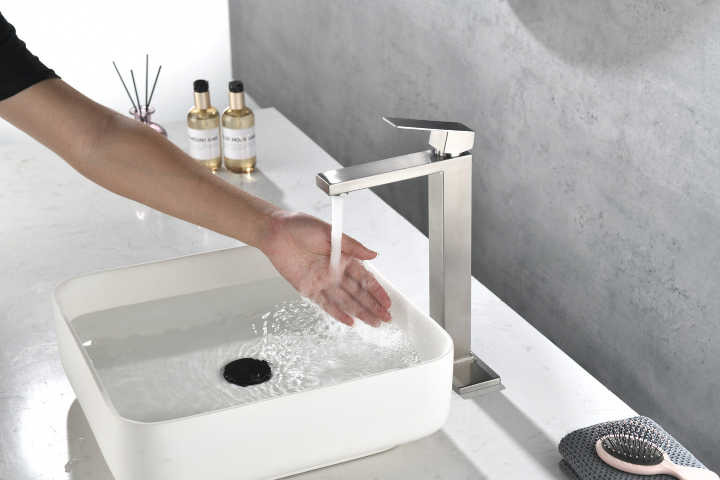 Grifo de baño con caño en cascada, grifo monomando para lavabo de tocador de baño blanco