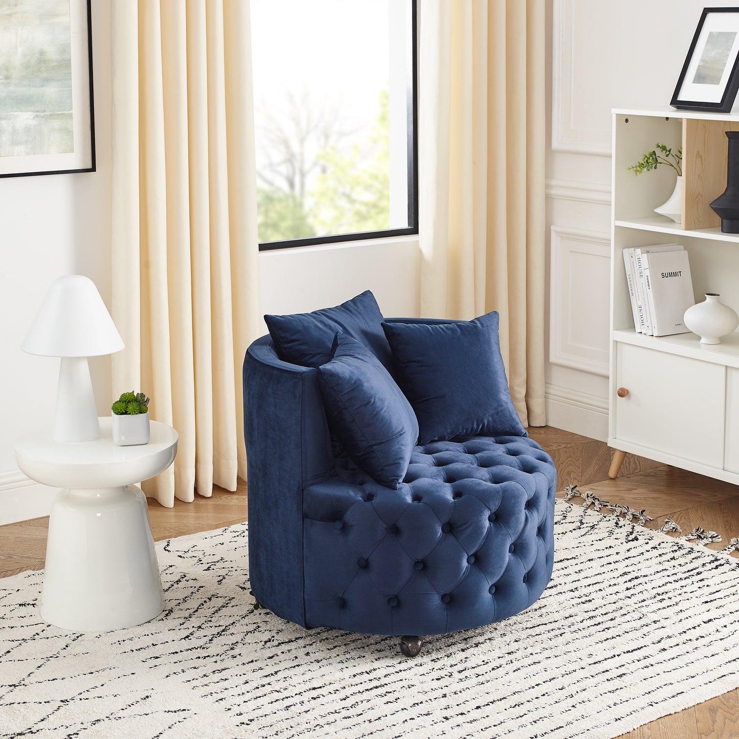 Silla giratoria tapizada en terciopelo para sala de estar, con diseño de botones y ruedas móviles, incluye 3 almohadas, azul