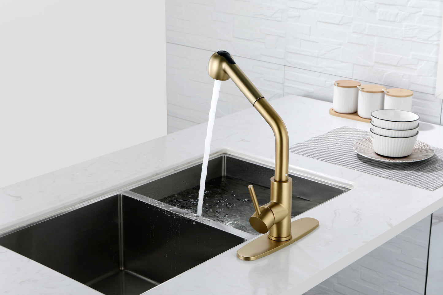 Utility Sink Faucets Single-Handle Pull-Out Laundry Faucet with Dual Spray Function in Stainless Spot Resistant  Gold