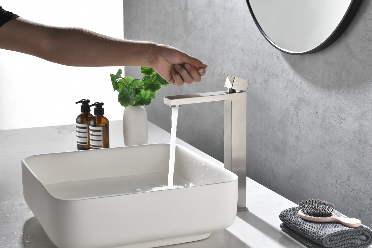 Grifo de baño con caño en cascada, grifo monomando para lavabo de tocador de baño blanco