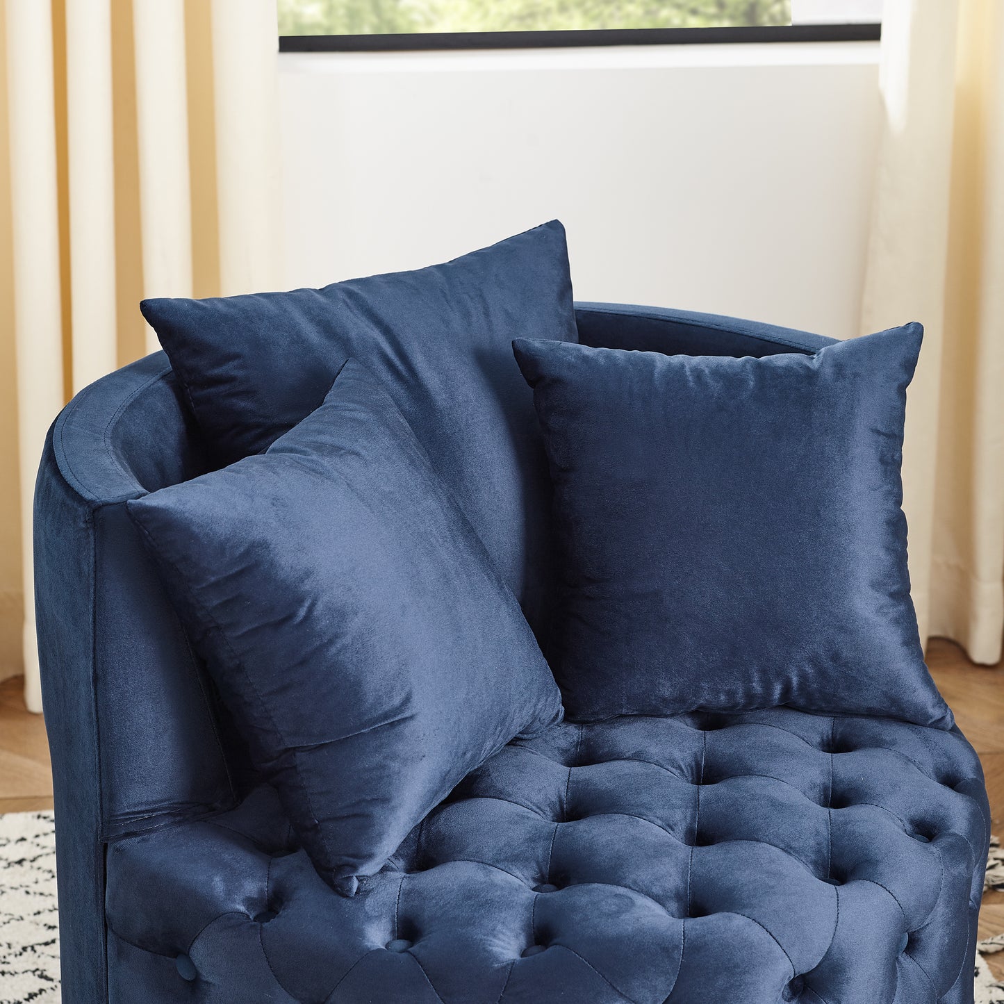 Silla giratoria tapizada en terciopelo para sala de estar, con diseño de botones y ruedas móviles, incluye 3 almohadas, azul