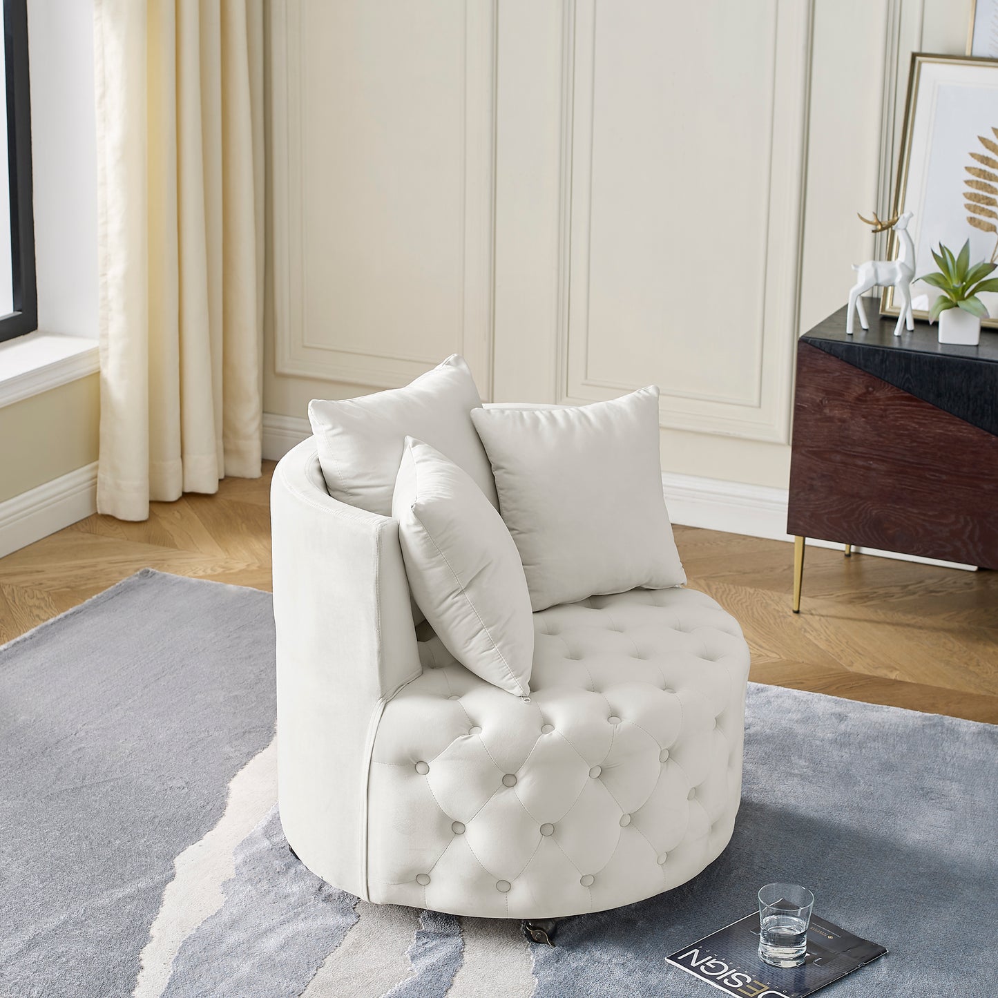 Silla giratoria tapizada en terciopelo para sala de estar, con diseño de botones y ruedas móviles, incluye 3 almohadas, color beige